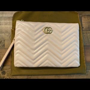 Light Pink wristlet w/ dust cover Brand new